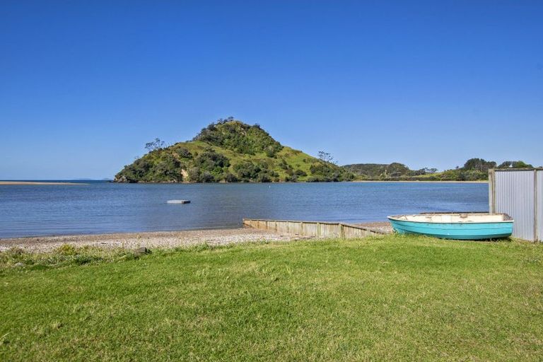 Photo of property in 858 Pataua South Road, Pataua South, Onerahi, 0192