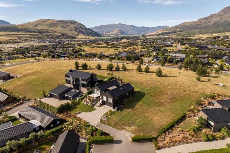 Photo of property in 5 Branigan Court, Jacks Point, Queenstown, 9371