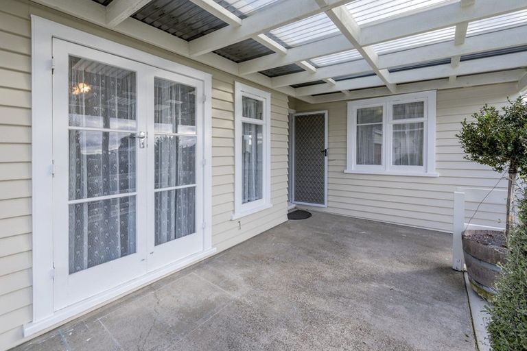 Photo of property in 21 Carlisle Street, Levin, 5510