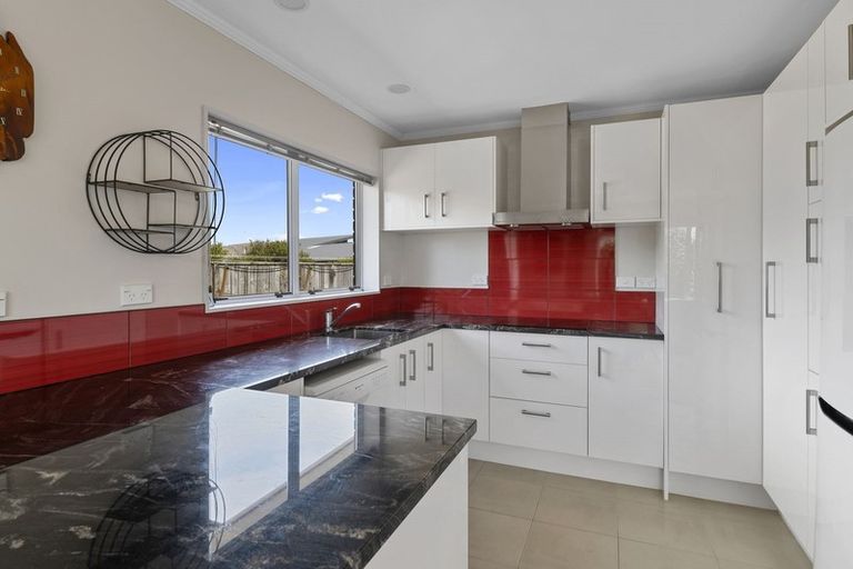 Photo of property in 23 Tobys Way, Waikanae Beach, Waikanae, 5036