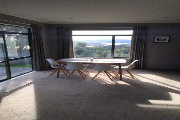 Photo of property in 14 Milford Street, Aotea, Porirua, 5024