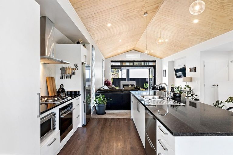 Photo of property in 6 Stamper Lane, Arthurs Point, Queenstown, 9371