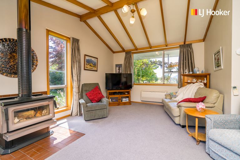 Photo of property in 14 Larkins Street, Helensburgh, Dunedin, 9010