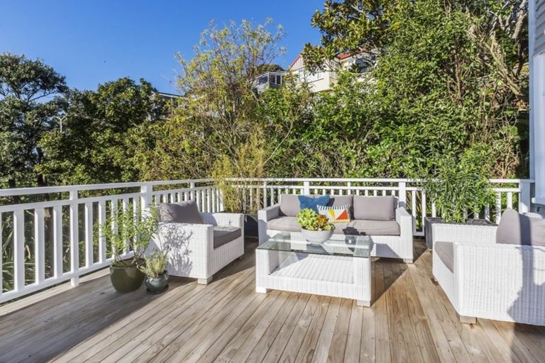 Photo of property in 74 Tio Tio Road, Seatoun, Wellington, 6022