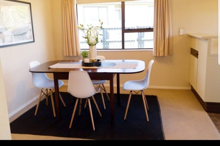 Photo of property in 8 Jasmine Avenue, Dinsdale, Hamilton, 3204