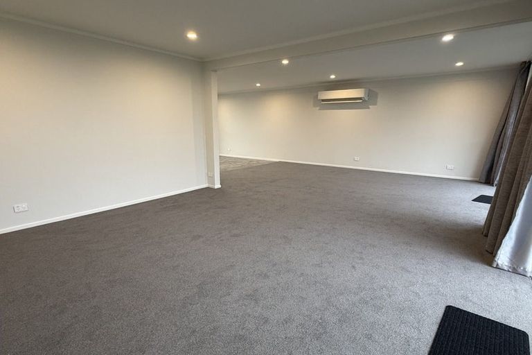 Photo of property in 27 Skerrett Crescent, Tamatea, Napier, 4112