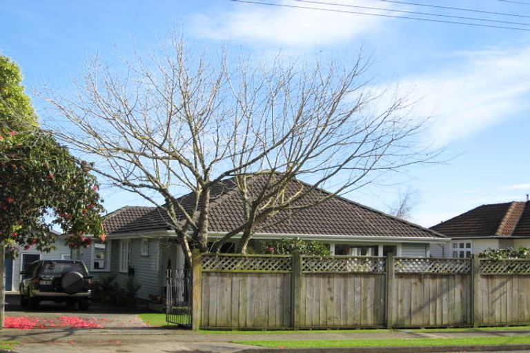 Photo of property in 129 Bartholomew Road, Levin, 5510