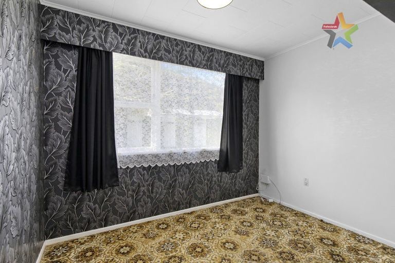 Photo of property in 1 Otira Grove, Kelson, Lower Hutt, 5010