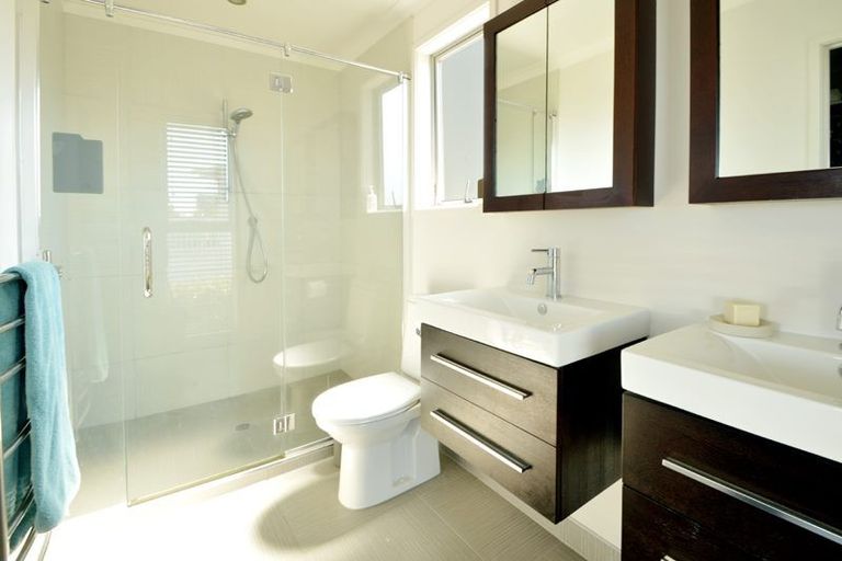 Photo of property in 114a Tiroroa Avenue, Te Atatu South, Auckland, 0610