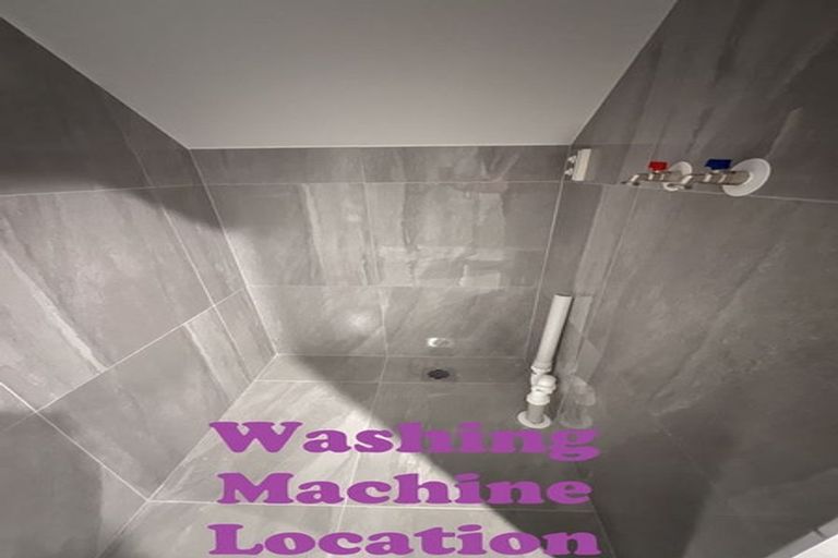 Photo of property in 105 Trias Road, Totara Vale, Auckland, 0629