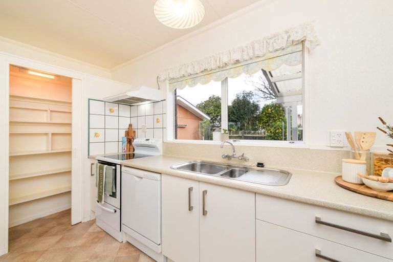 Photo of property in 1 Wharite Place, Awapuni, Palmerston North, 4412