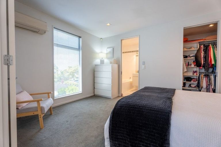 Photo of property in 2/64 Holly Road, St Albans, Christchurch, 8014