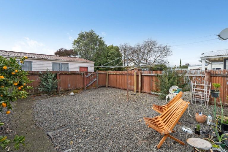 Photo of property in 98 Pembroke Street, Carterton, 5713