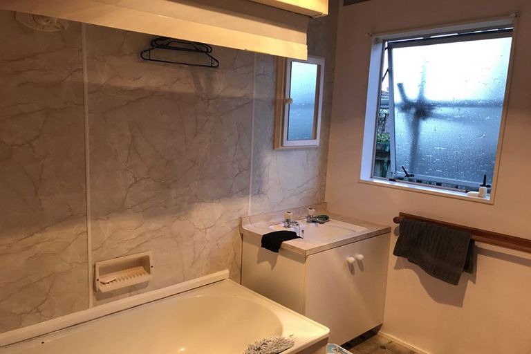 Photo of property in 77 Kaikoura Street, Maupuia, Wellington, 6022