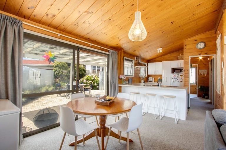 Photo of property in 1203a Karamu Road North, Mayfair, Hastings, 4122