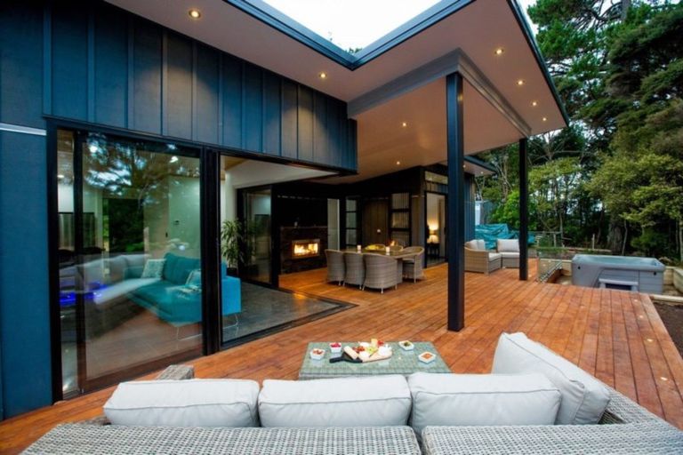 Photo of property in 39 Upper Harbour Drive, Greenhithe, Auckland, 0632