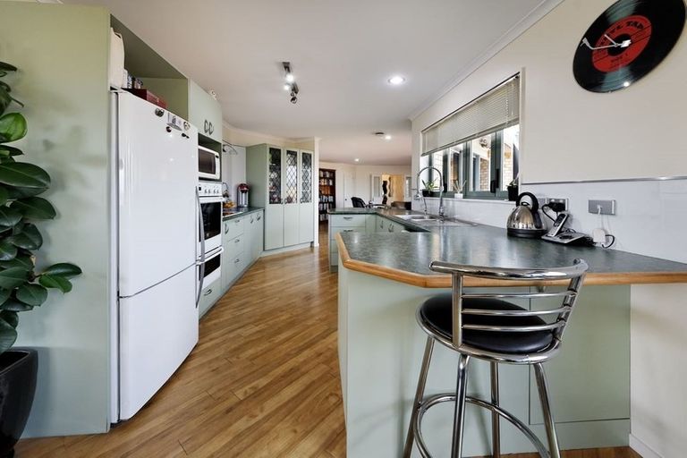 Photo of property in 147f Sturges Road, Henderson, Auckland, 0612