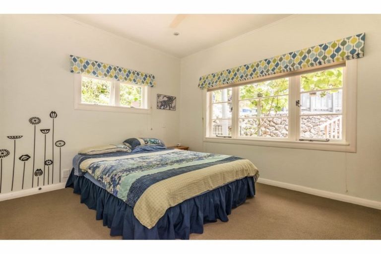 Photo of property in 84 Otitori Bay Road, Titirangi, Auckland, 0604