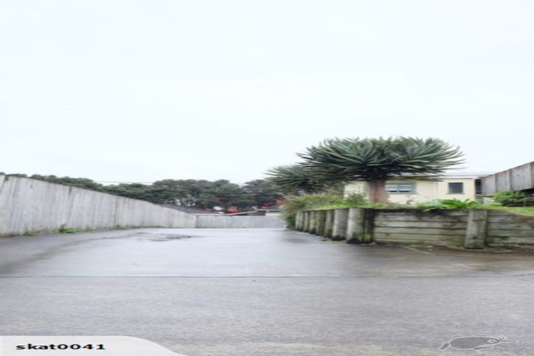 Photo of property in 10b Kaponga Crescent, New Lynn, Auckland, 0600