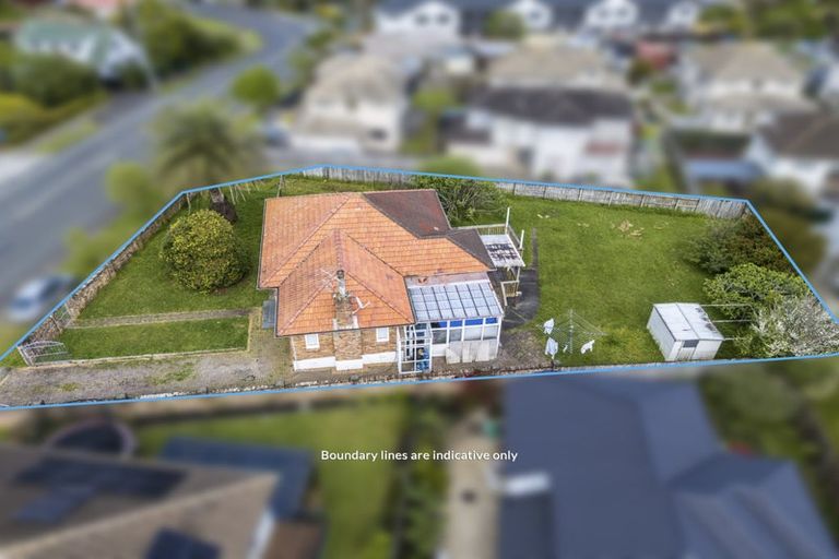 Photo of property in 86 Mcleod Road, Te Atatu South, Auckland, 0610