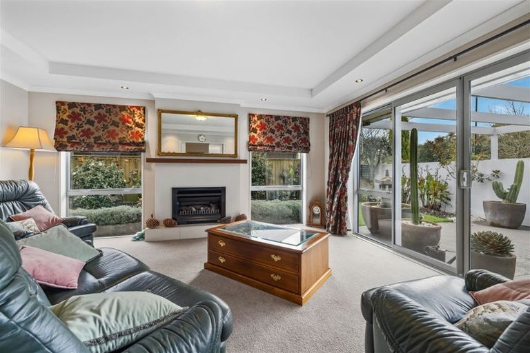 Photo of property in 2 Donovan Place, Aidanfield, Christchurch, 8025