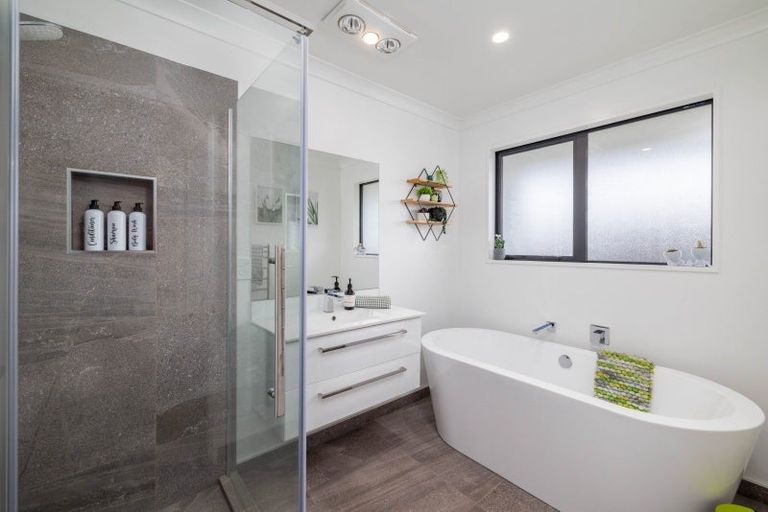 Photo of property in 8 Te Haunui Lane, Pegasus, 7612