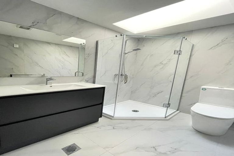 Photo of property in 2b Celina Place, Browns Bay, Auckland, 0630
