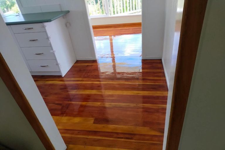 Photo of property in 1022 East Coast Road, Fairview Heights, Auckland, 0630