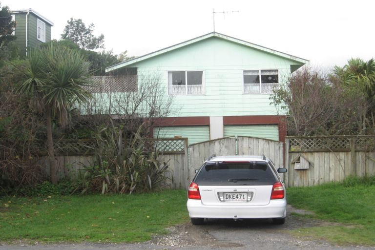 Photo of property in 112 Renown Road, Raumati South, Paraparaumu, 5032