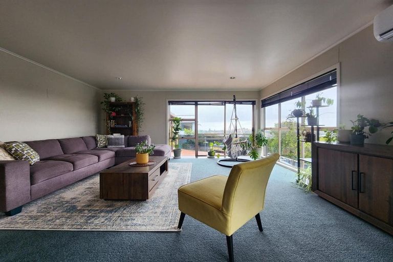 Photo of property in 8b Julian Place, Westown, New Plymouth, 4310