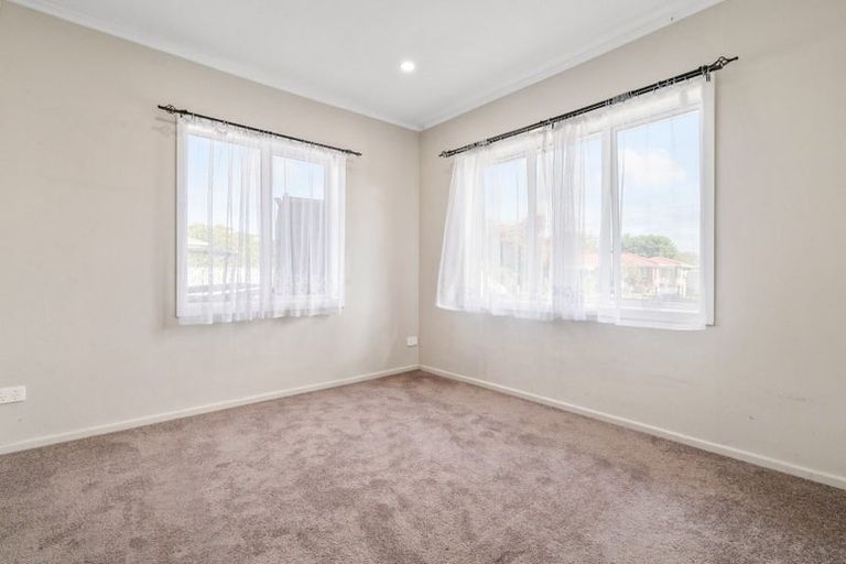 Photo of property in 16 Scott Road, Papakura, 2110