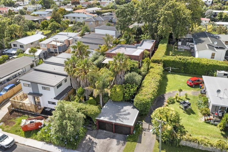 Photo of property in 10 Neptune Avenue, Beach Haven, Auckland, 0626