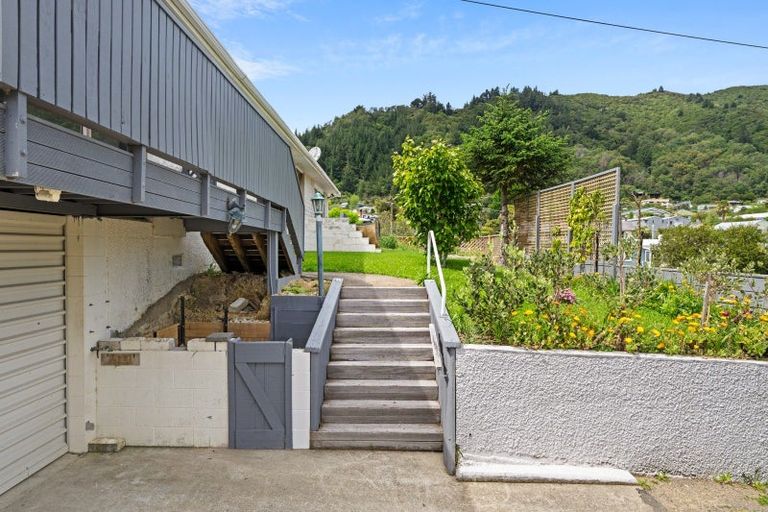 Photo of property in 2-1a Leicester Street, Picton, 7220