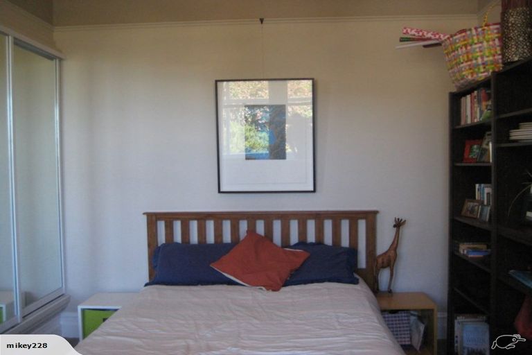 Photo of property in 26 Northland Road, Northland, Wellington, 6012