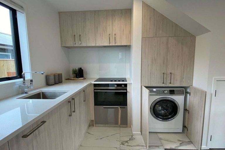 Photo of property in 4/27 Waiwhetu Road, Waiwhetu, Lower Hutt, 5010