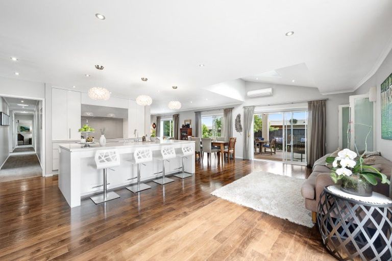 Photo of property in 11 Holly Way, Sunnyhills, Auckland, 2010