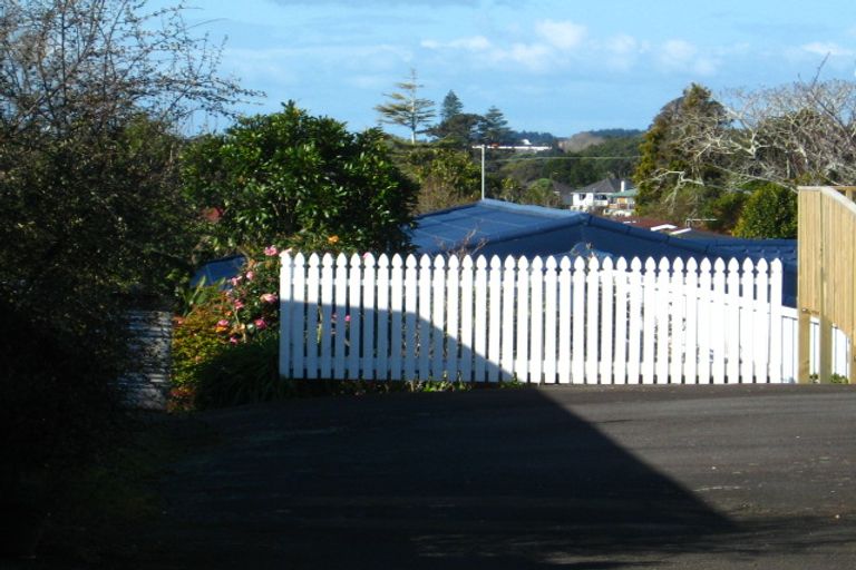 Photo of property in 15b Mayfair Place, Westown, New Plymouth, 4310