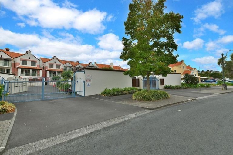 Photo of property in 134 Harbour Village Drive, Gulf Harbour, Whangaparaoa, 0930