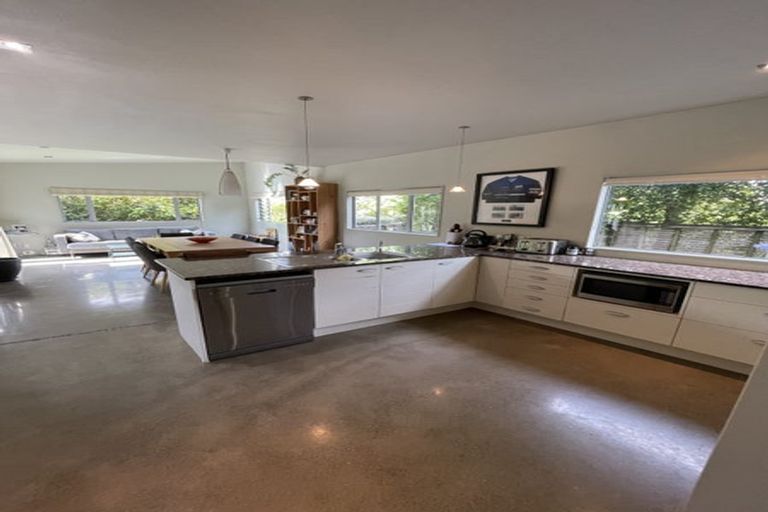 Photo of property in 12a Sandown Road, Rothesay Bay, Auckland, 0630