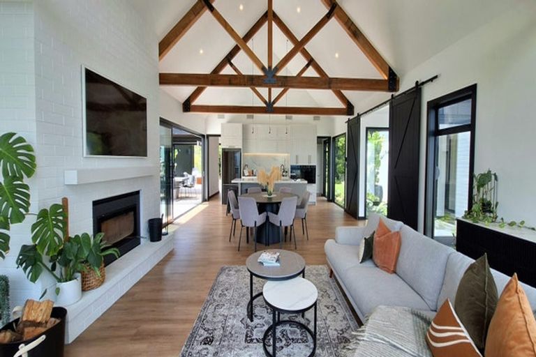 Photo of property in 46 Harry Dreadon Road, Opaheke, Papakura, 2584