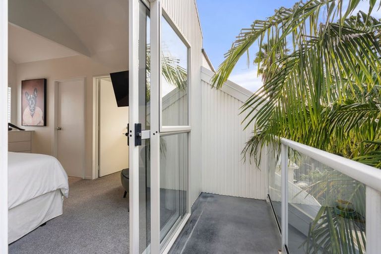 Photo of property in 1/35 Newhaven Terrace, Mairangi Bay, Auckland, 0630