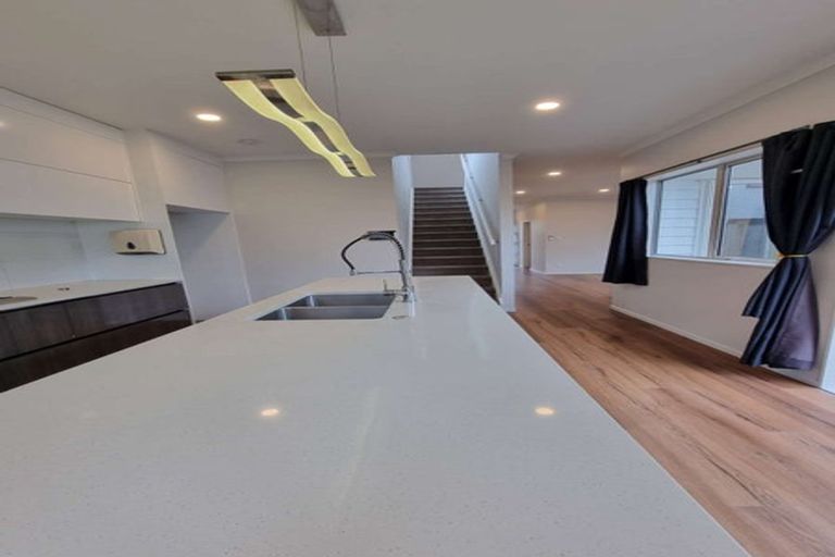 Photo of property in 7 Silvereye Road, Hobsonville, Auckland, 0616