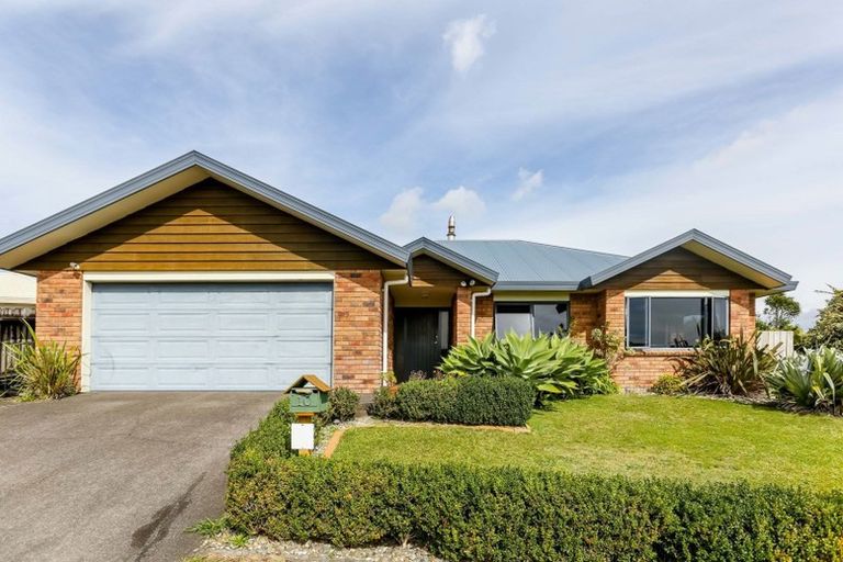 Photo of property in 10 Horizon Heights, Whalers Gate, New Plymouth, 4310