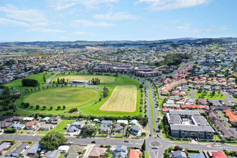 Photo of property in 204/252 Centreway Road, Orewa, 0931