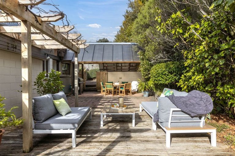 Photo of property in 26 Aberdeen Road, Campbells Bay, Auckland, 0620