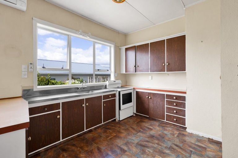 Photo of property in 18 Cameron Street, Hawera, 4610