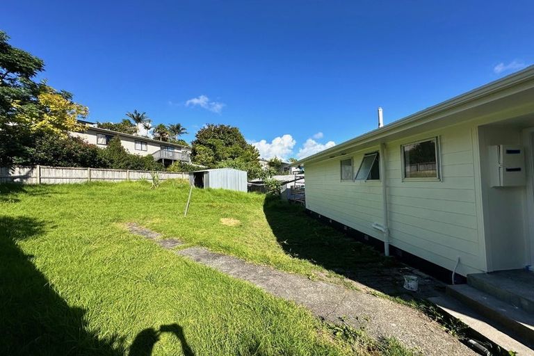 Photo of property in 4 Garton Drive, Massey, Auckland, 0614
