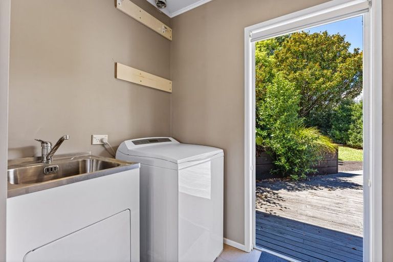 Photo of property in 21 Seon Place, Birkdale, Auckland, 0626