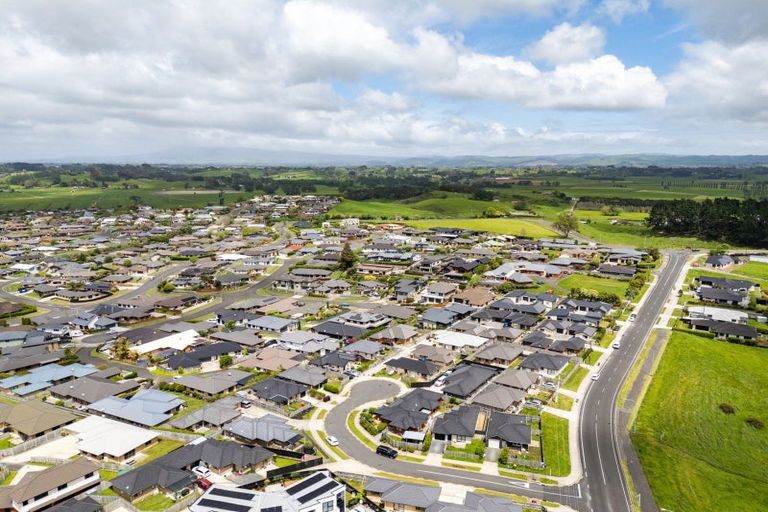 Photo of property in 8 Manawaroa Close, Grandview Heights, Hamilton, 3200