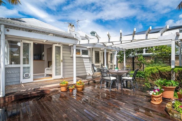 Photo of property in 13 Anne Street, Devonport, Auckland, 0624
